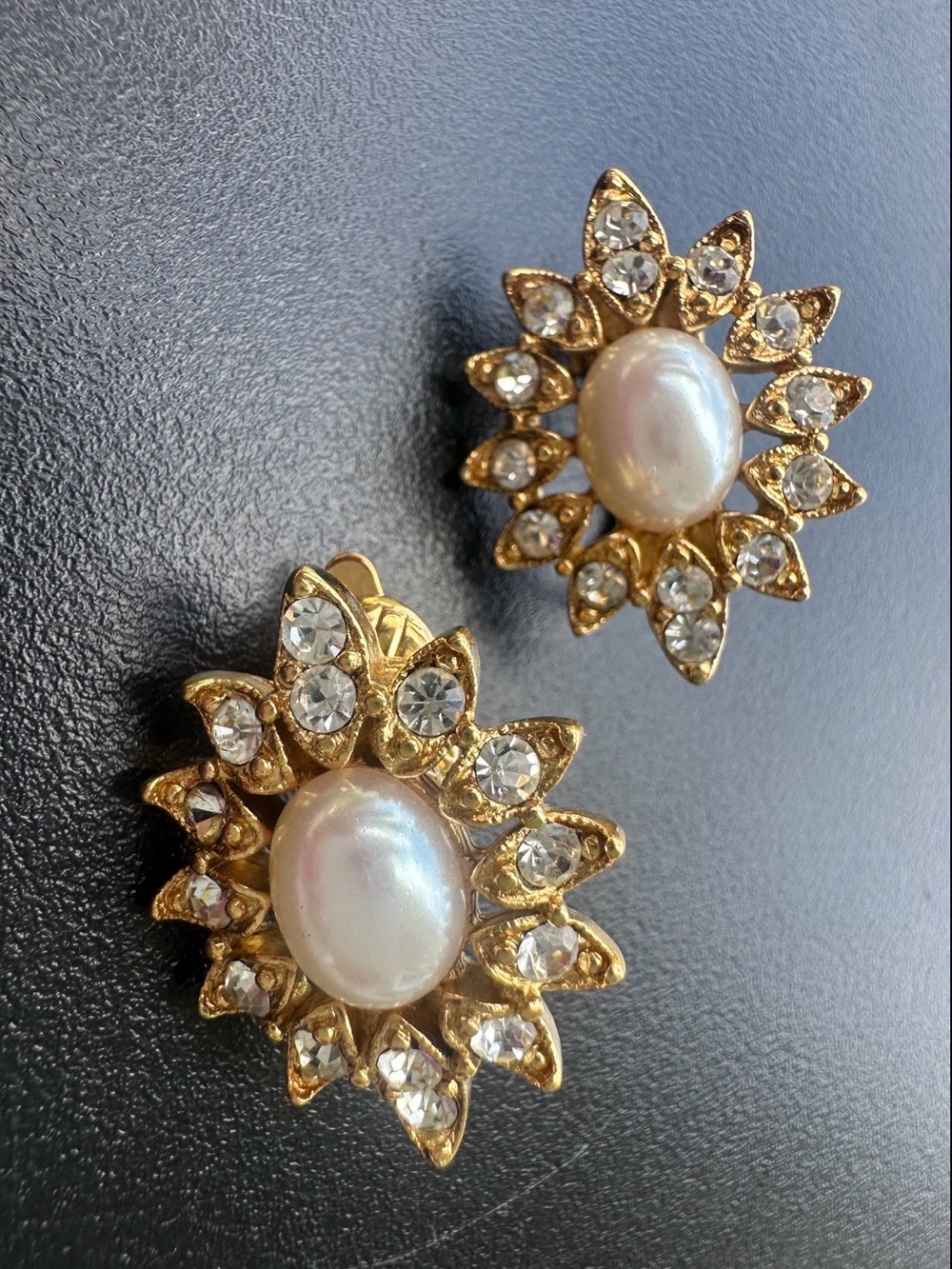 Vintage 80s Starburst clip on earrings